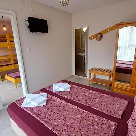 ゲストハウス Zelenika 2*