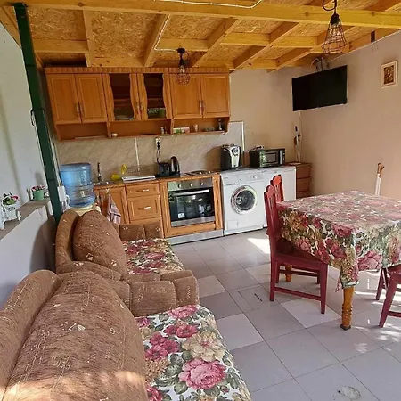 ゲストハウス Zelenika