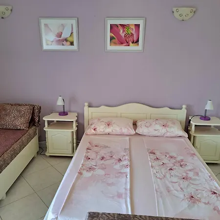 Zelenika ゲストハウス 2*